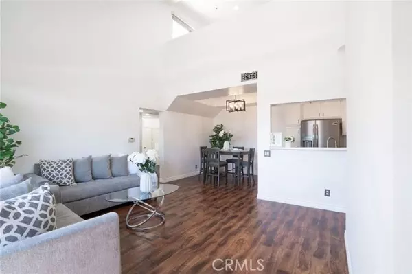 Van Nuys (los Angeles), CA 91401,13801 Oxnard st #202