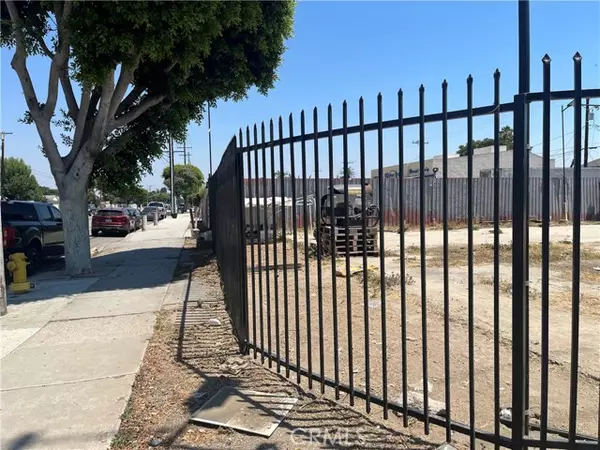 Compton, CA 90220,1498 W Compton