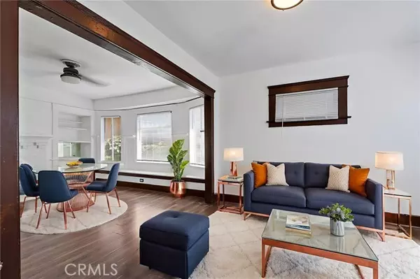 Los Angeles, CA 90003,205 E 64th