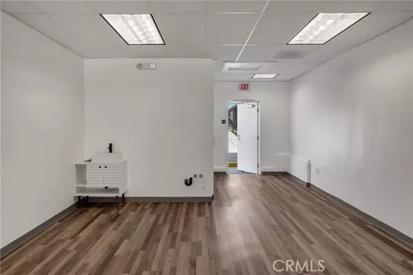 La Habra, CA 90631,555 W Whittier Boulevard