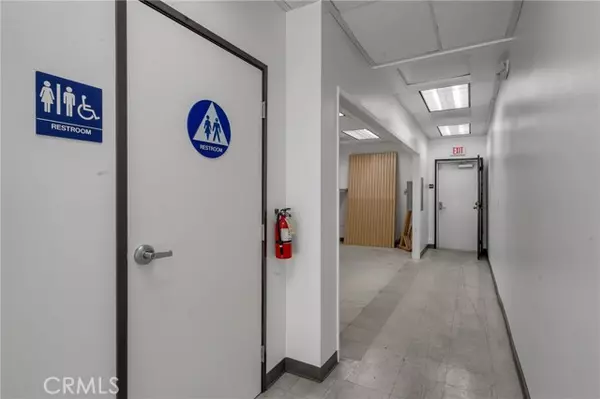 La Habra, CA 90631,559 W Whittier