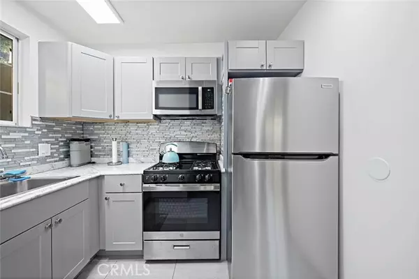 Inglewood, CA 90305,2406 W 76TH ST