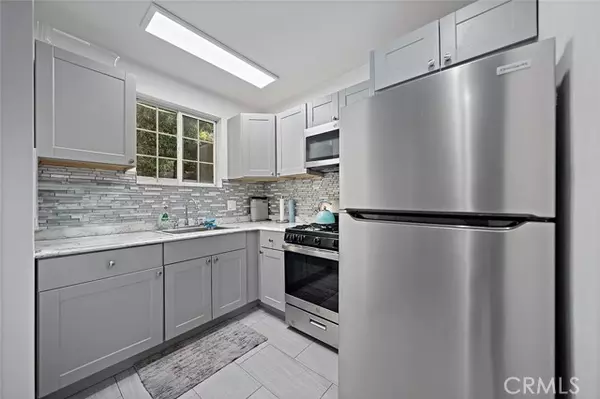 Inglewood, CA 90305,2406 W 76TH ST