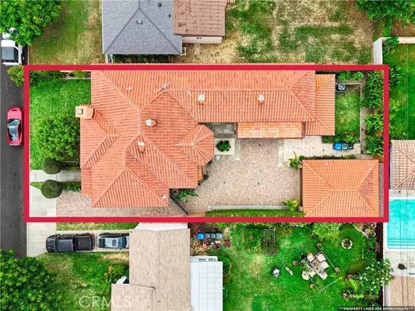 Downey, CA 90240,9123 Lemoran Avenue
