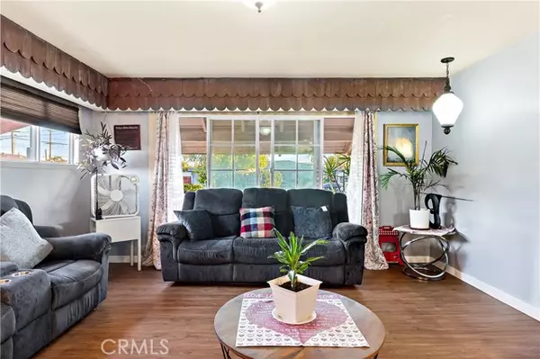 Compton, CA 90220,109 W Glencoe