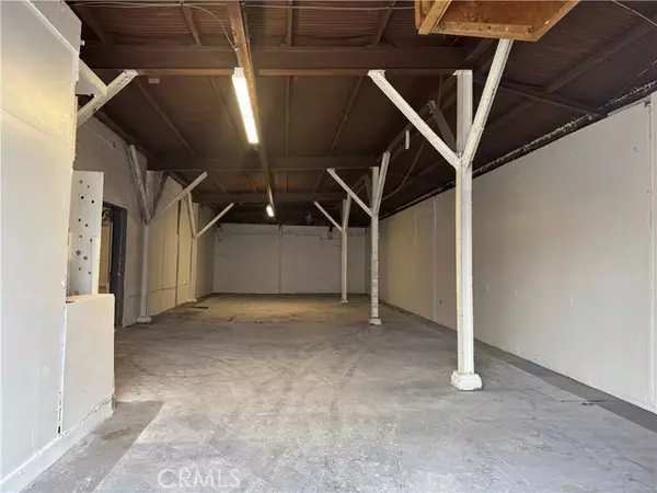 Los Angeles, CA 90003,5867 Crocker