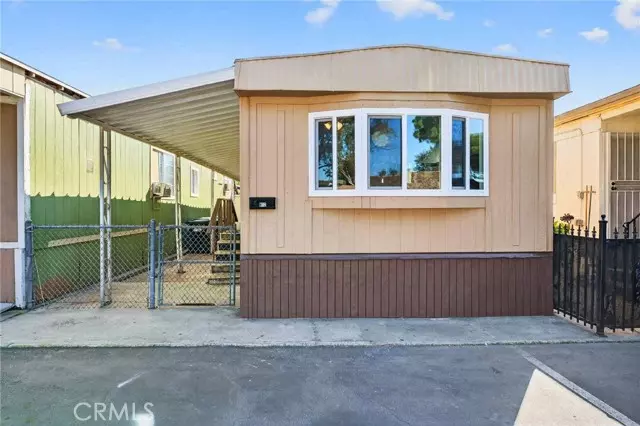 Paramount, CA 90723,6656 E Rosecrans #N12