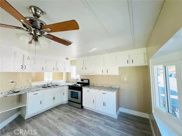 Paramount, CA 90723,6656 E Rosecrans #N12