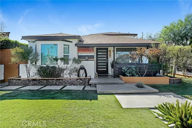 Los Angeles, CA 90003,402 E 94th