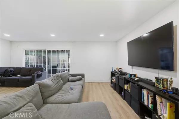 South Gate, CA 90280,5950 Imperial Hwy #88