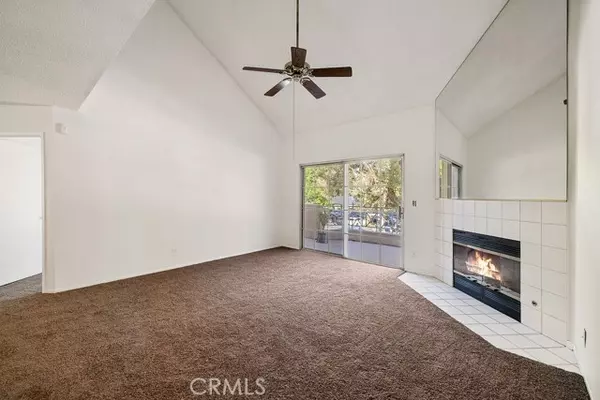 Valencia (santa Clarita), CA 91355,23807 Del Monte Drive #124