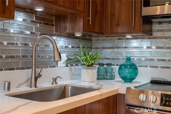 Newport Beach, CA 92663,100 Scholz