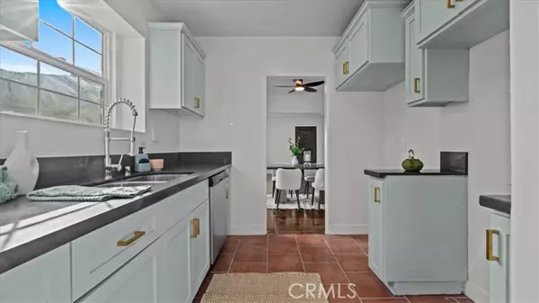 Los Angeles, CA 90044,715 W 104th St