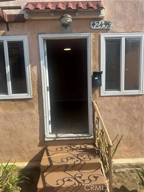 Los Angeles, CA 90029,4243 Burns