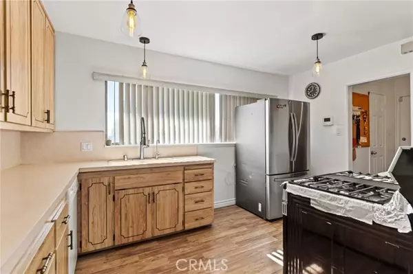 Rialto, CA 92376,340 E Shamrock