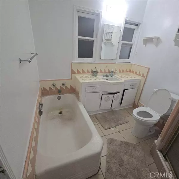 South Gate, CA 90280,9505 Bryson