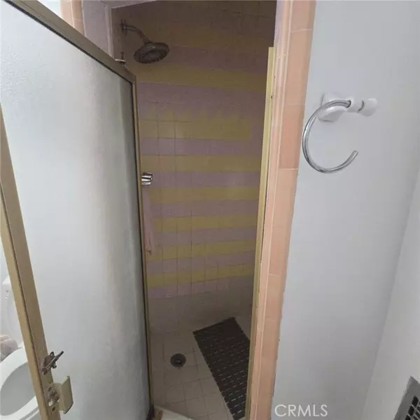 South Gate, CA 90280,9505 Bryson