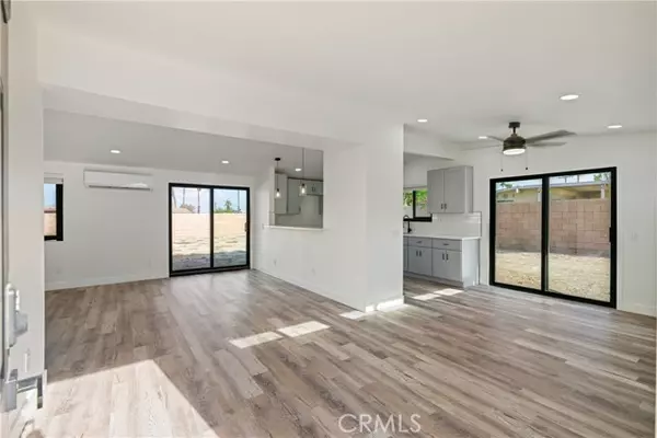 Palm Springs, CA 92262,717 W Gateway