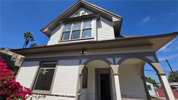 975 N Park #B, Long Beach, CA 90813