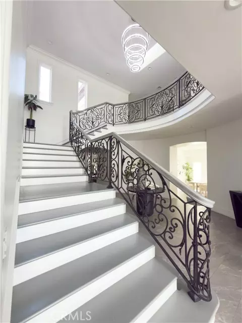 Downey, CA 90240,9069 Gallatin