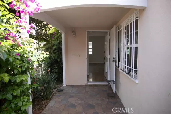 South Gate, CA 91355,9726 Kauffman Avenue