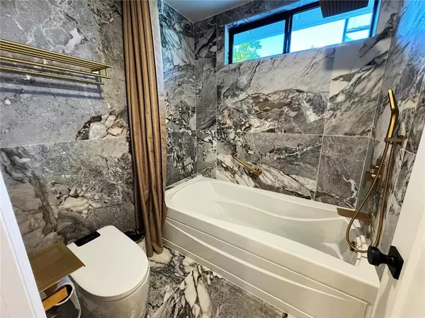 Walnut, CA 91789,20139 LAKE CANYON DR.