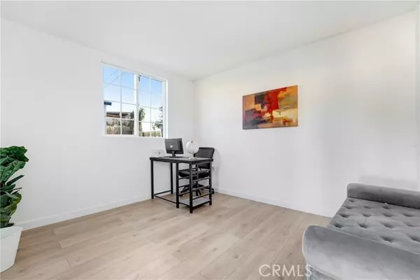 Los Angeles, CA 90003,230 E 75th Street