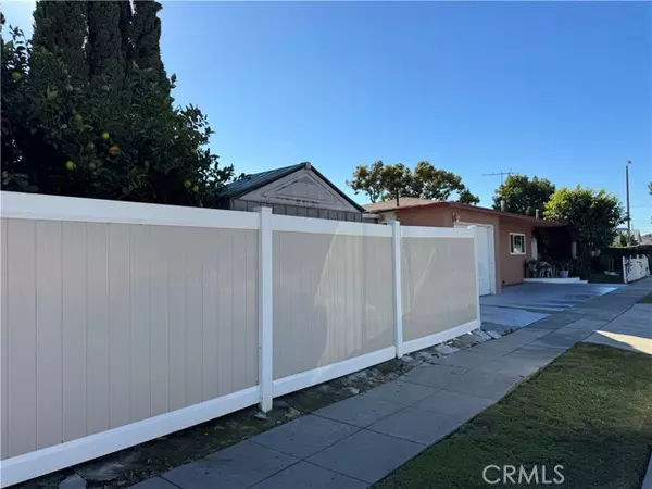 South Gate, CA 90280,10406 San Carlos