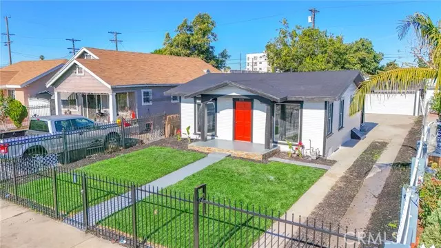 Los Angeles, CA 90044,1335 W 68th