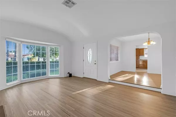 Glendale, CA 91201,1227 Western Avenue