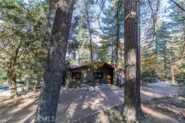 37879 Upper Road, Angelus Oaks, CA 92305