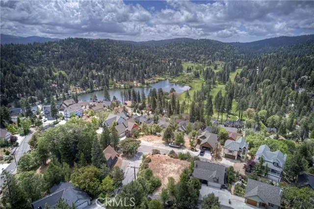 Lake Arrowhead, CA 92352,810 Marin Lane