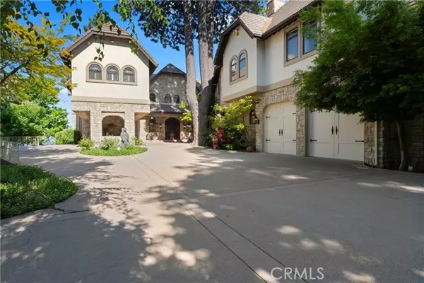 Lake Arrowhead, CA 92352,177 Shorewood Drive