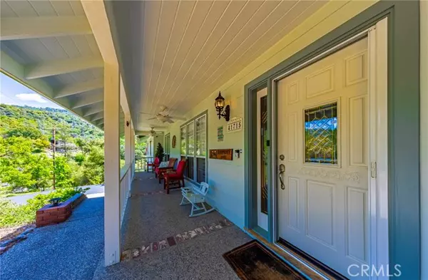 41715 River Falls Road, Oakhurst, CA 93644
