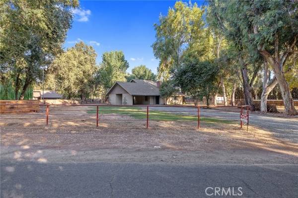 18677 Lort Drive, Visalia, CA 93292