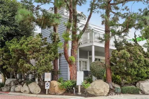 735 Wingate Bay #50, Costa Mesa, CA 92626