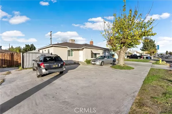 Clovis, CA 93612,435 Shaw Avenue