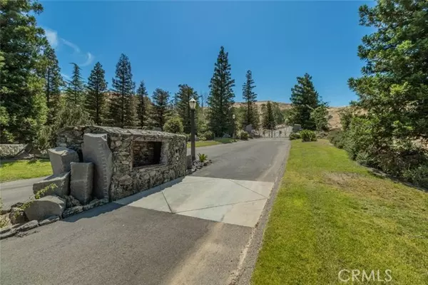 1 Summit Mountain Road, Clovis, CA 93619