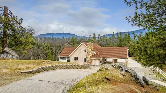 37828 China Creek Road, Oakhurst, CA 93644