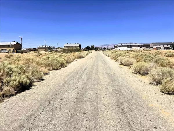 California City, CA 93505,8414 Columbine Avenue