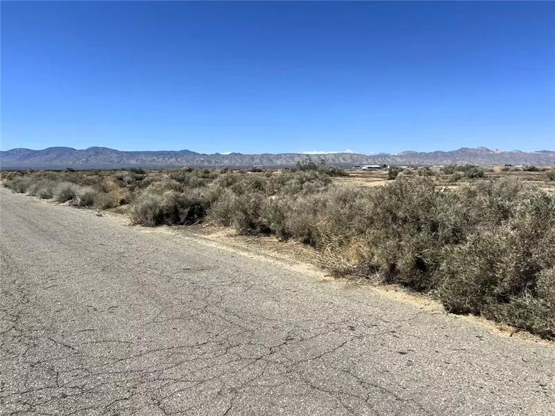6837 Quezon Avenue, California City, CA 93505