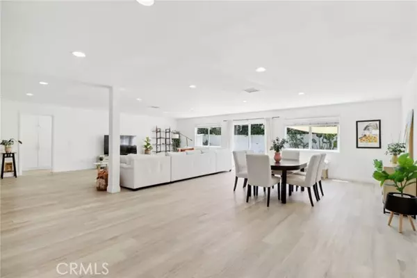 Woodland Hills (los Angeles), CA 91367,23414 Clarendon Street