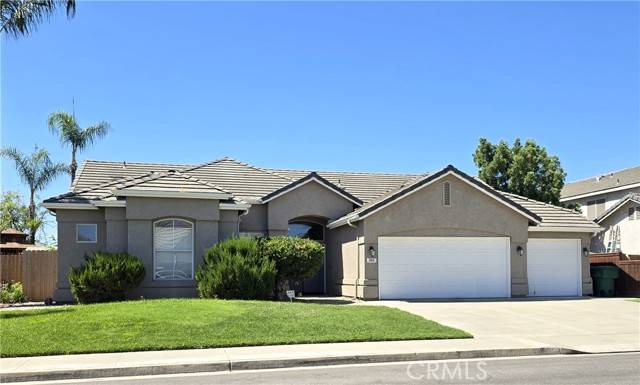 845 E Redwood Circle, Hanford, CA 93230
