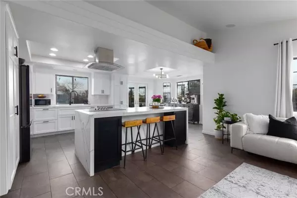 Fallbrook, CA 92028,5027 Sleeping Indian Road