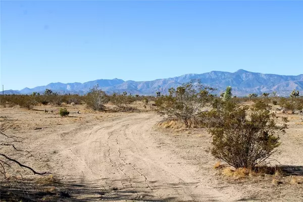 6720 Sacramento Road, Phelan, CA 92371