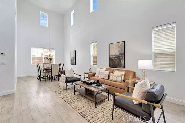 Clovis, CA 93619,1776 WHITEASH