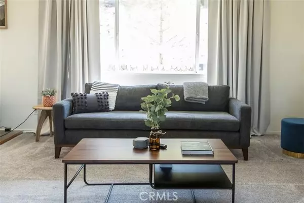 Oakhurst, CA 93644,40903 Jean