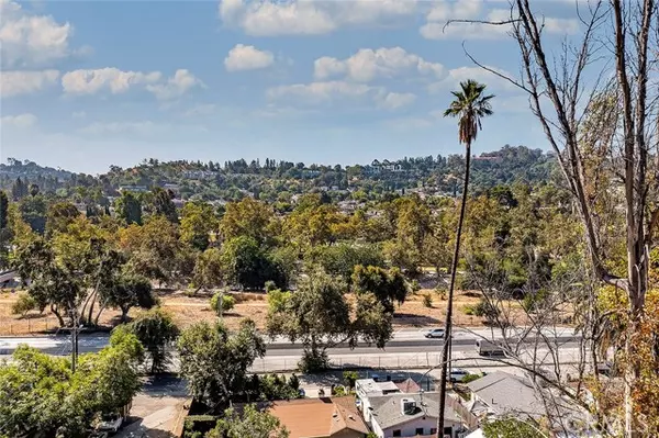 300 S Avenue 58, Highland Park (los Angeles), CA 90042