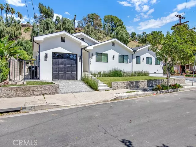 8600 Bluffdale Drive, Sun Valley (los Angeles), CA 91352