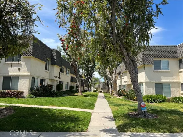 Reseda (los Angeles), CA 91335,6551 Wystone Avenue #2